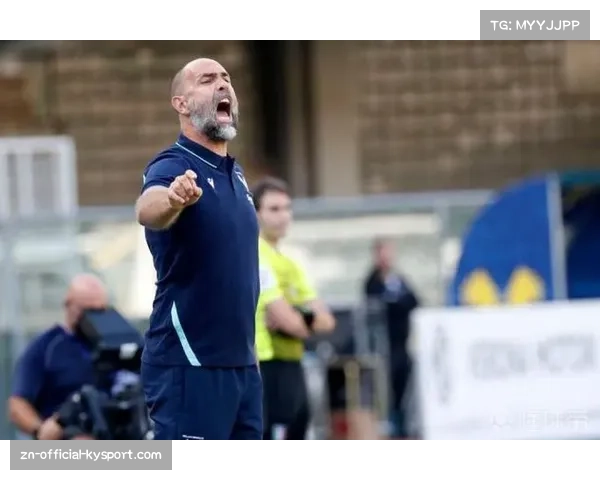 半场：维罗纳0-0斯佩齐亚，场面激烈但缺乏进球